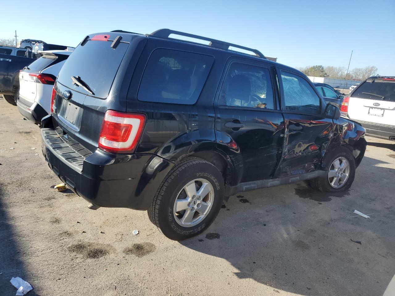 2010 Ford Escape - Image 3