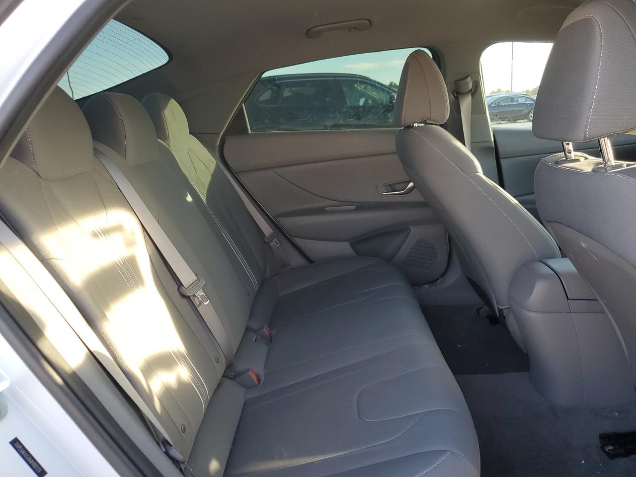 2021 Hyundai Elantra - Image 10