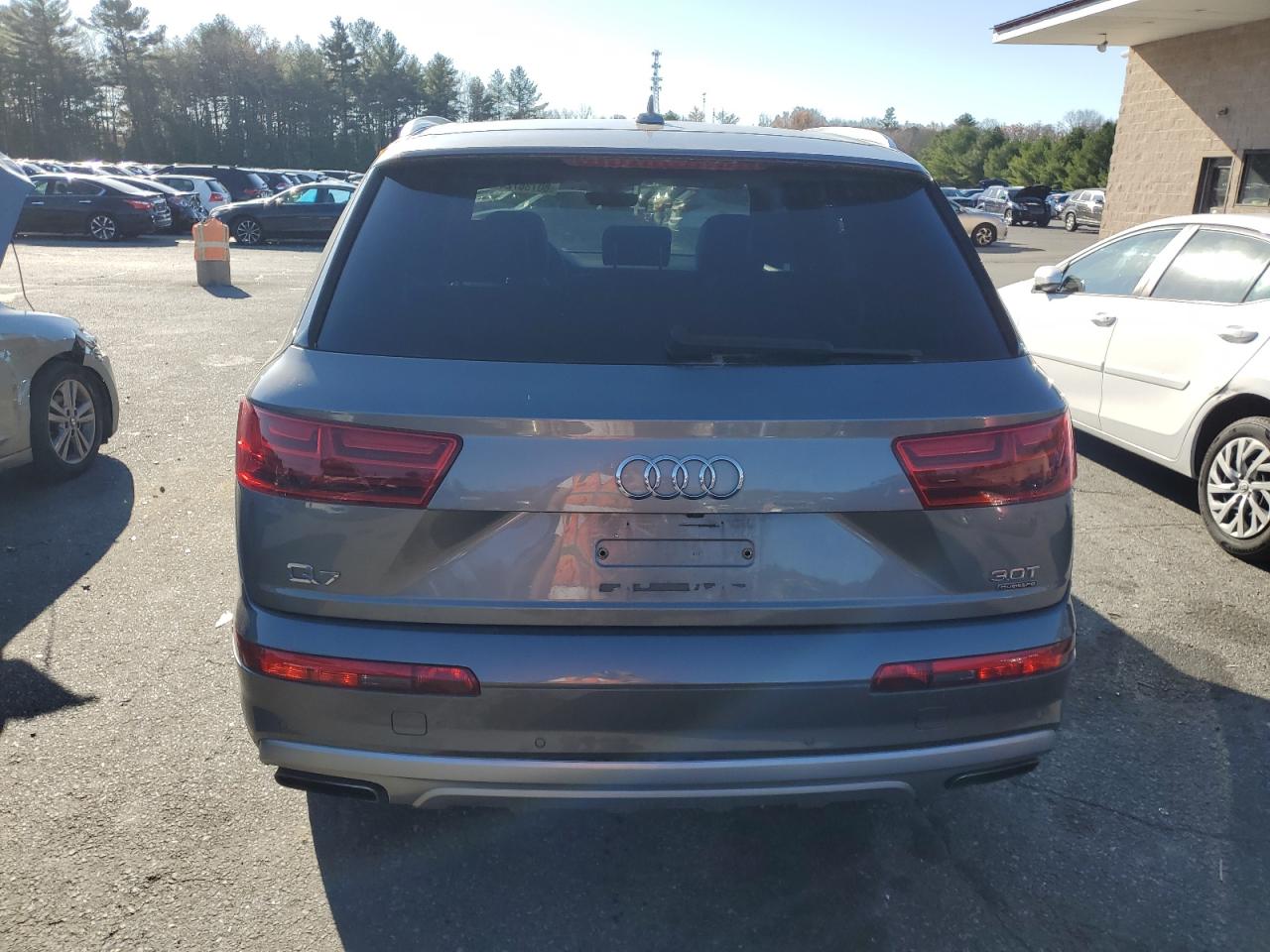 2017 Audi Q7 Premium Plus VIN: WA1LAAF78HD025716 Lot: 80736724