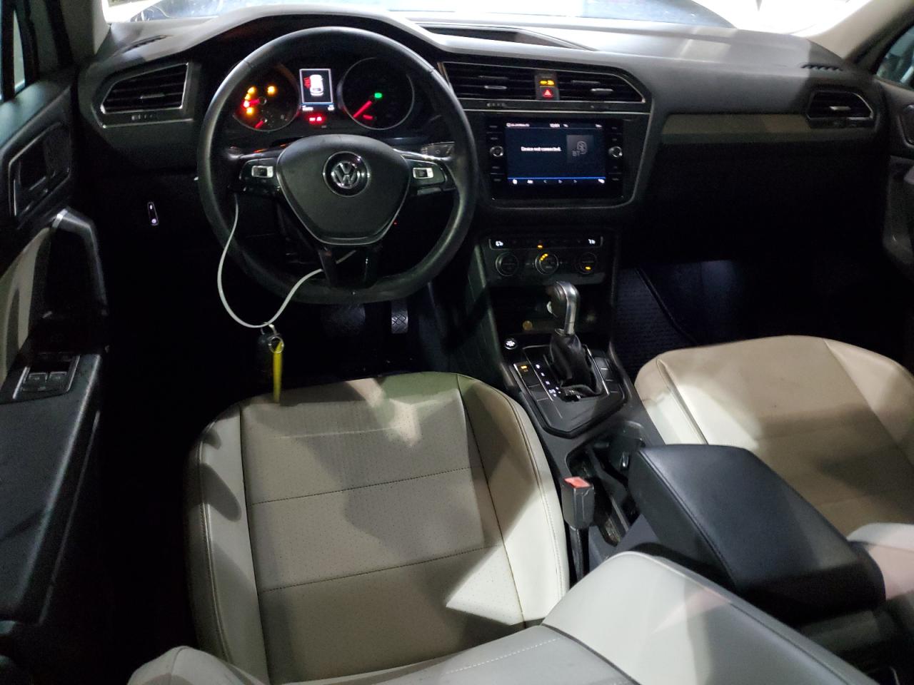 2018 Volkswagen Tiguan - Image 8