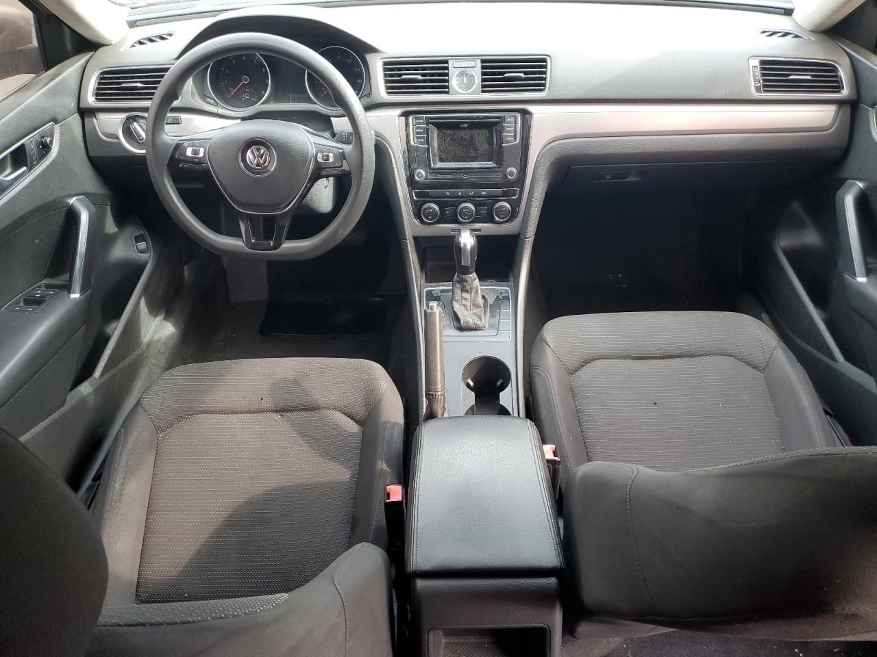 2016 Volkswagen Passat - Image 8