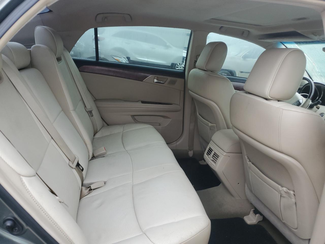 2012 Toyota Avalon - Image 10