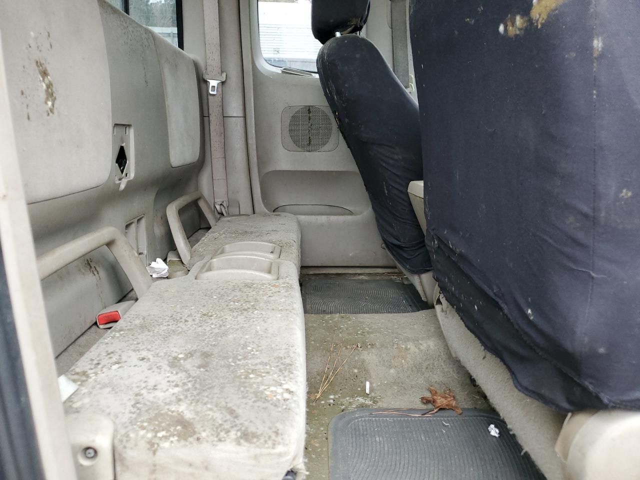 2005 Toyota Tacoma - Image 10