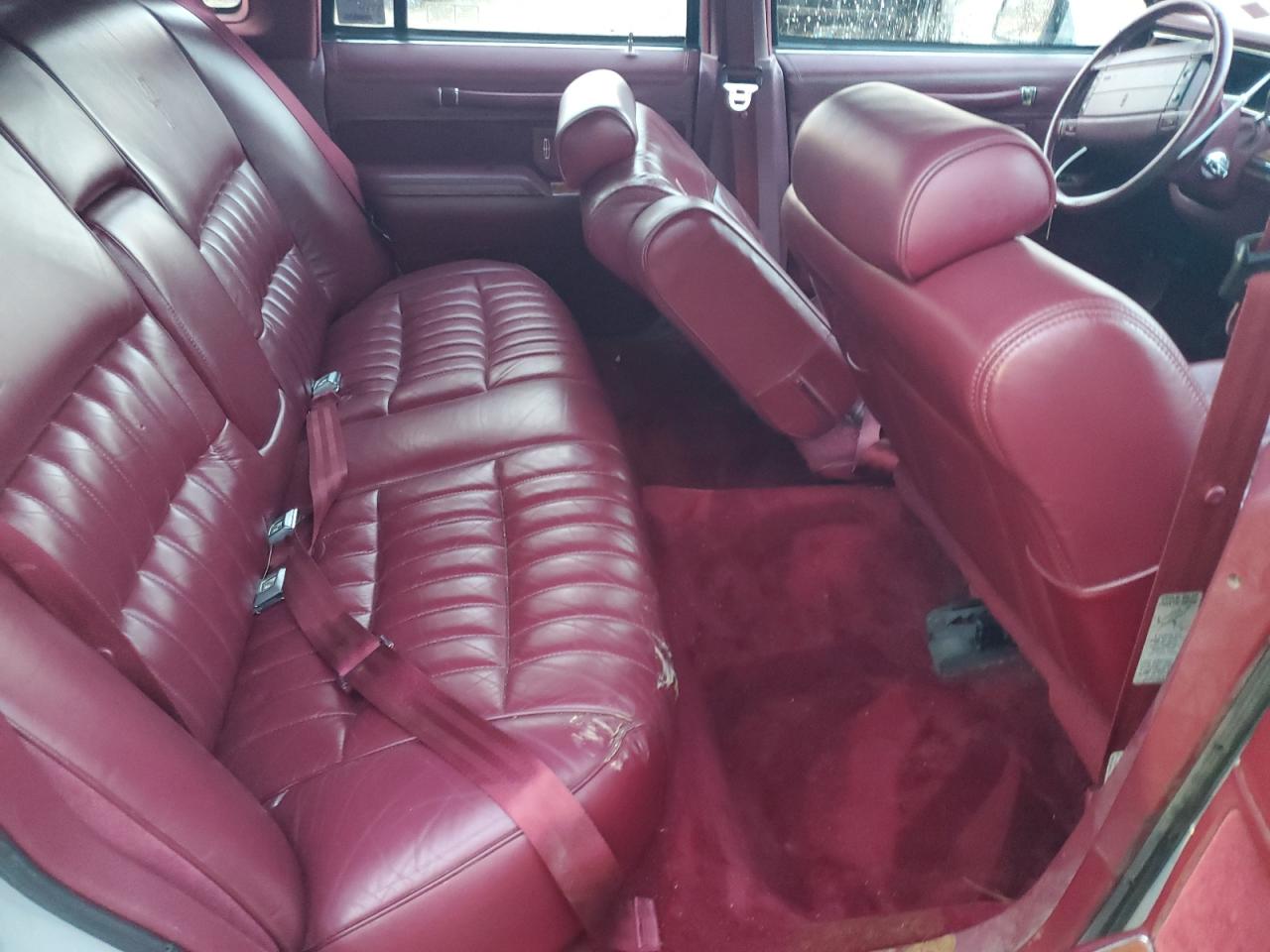 1993 Lincoln Town Car Executive VIN: 1LNLM81W7PY616000 Lot: 79762224