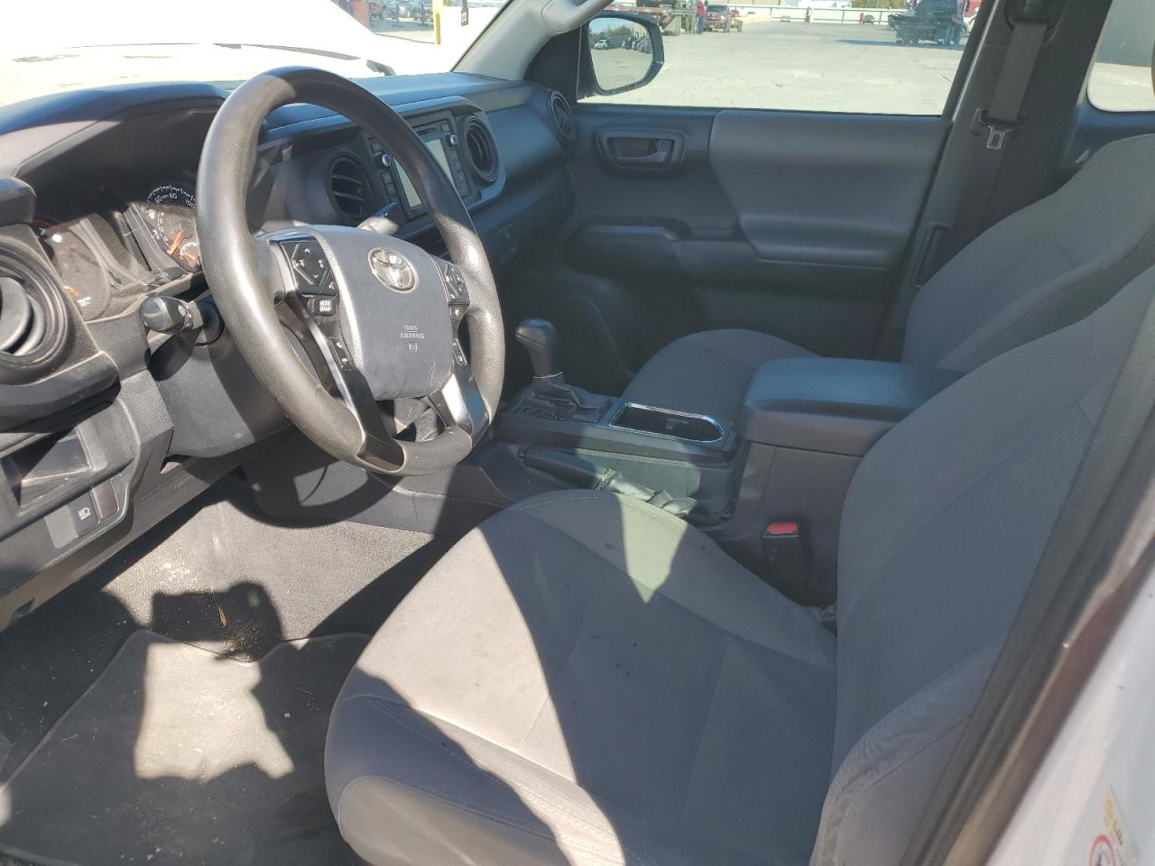 VIN 5TFRX5GN2JX122207 2018 TOYOTA TACOMA no.8