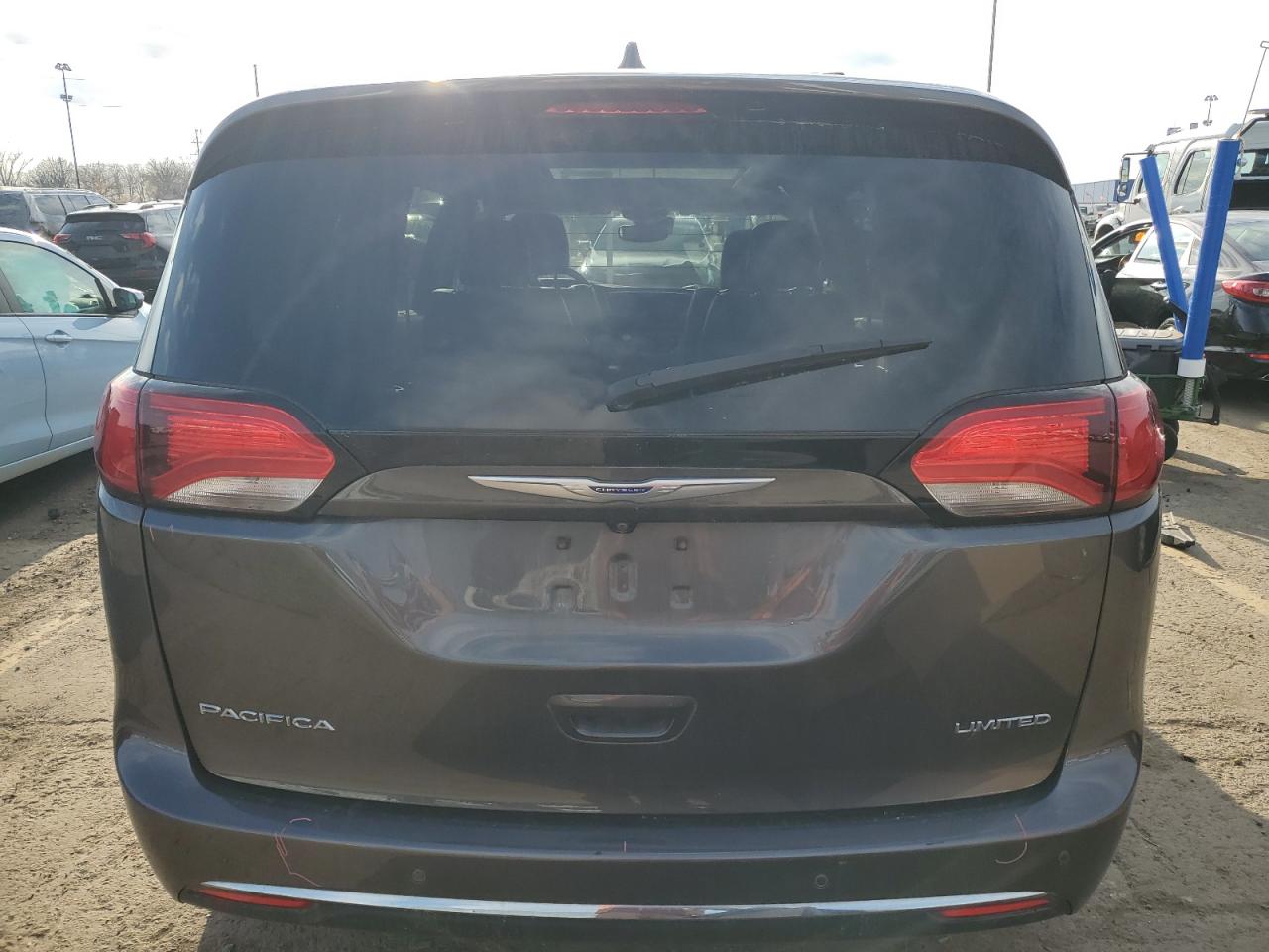 2020 Chrysler Pacifica - Image 6