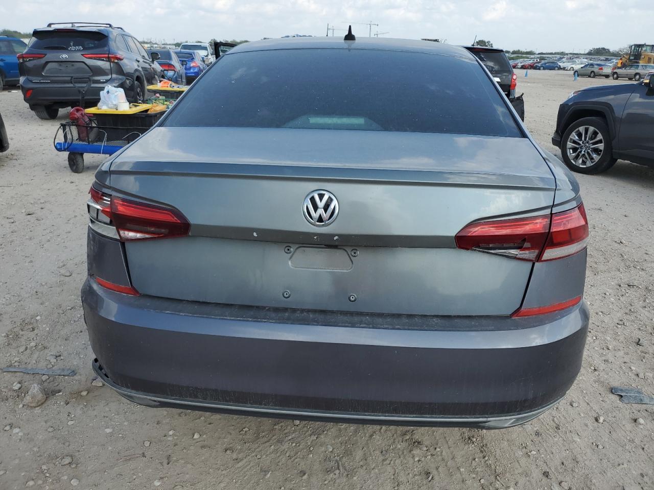 2020 Volkswagen Passat - Image 6