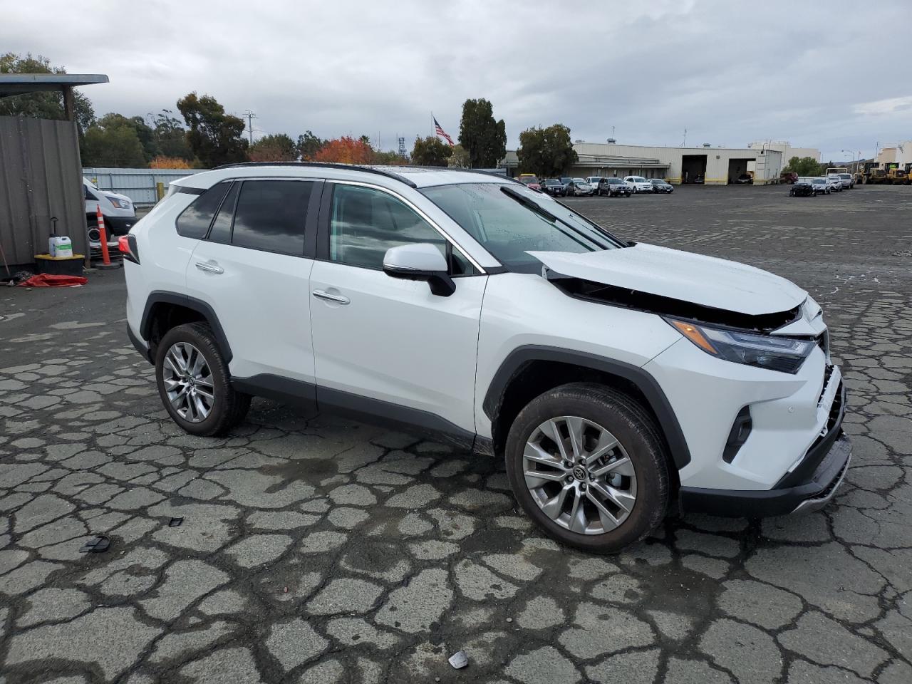 2023 Toyota RAV 4 - Image 4