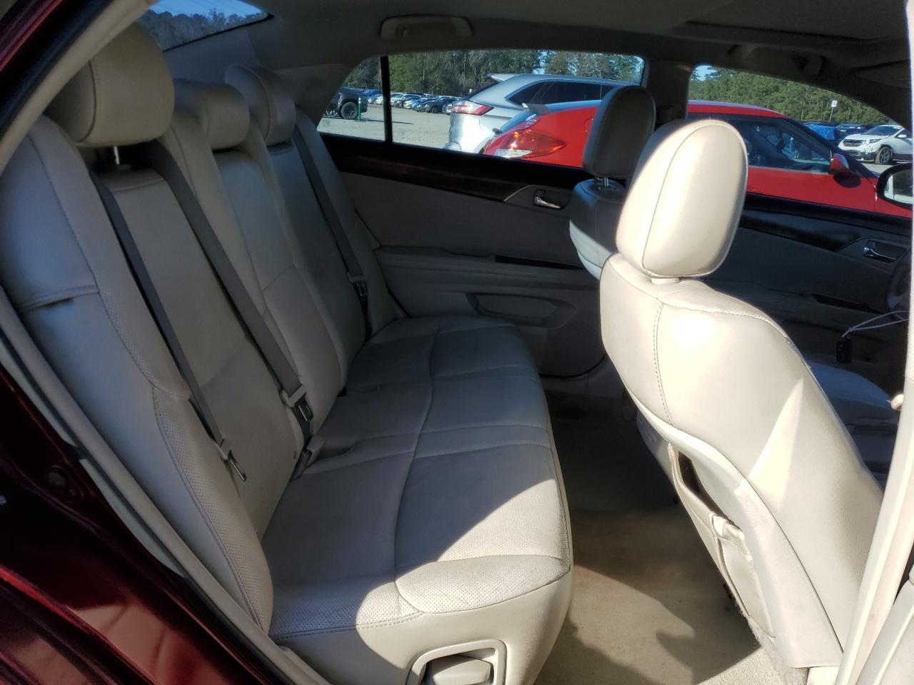 2011 Toyota Avalon - Image 10