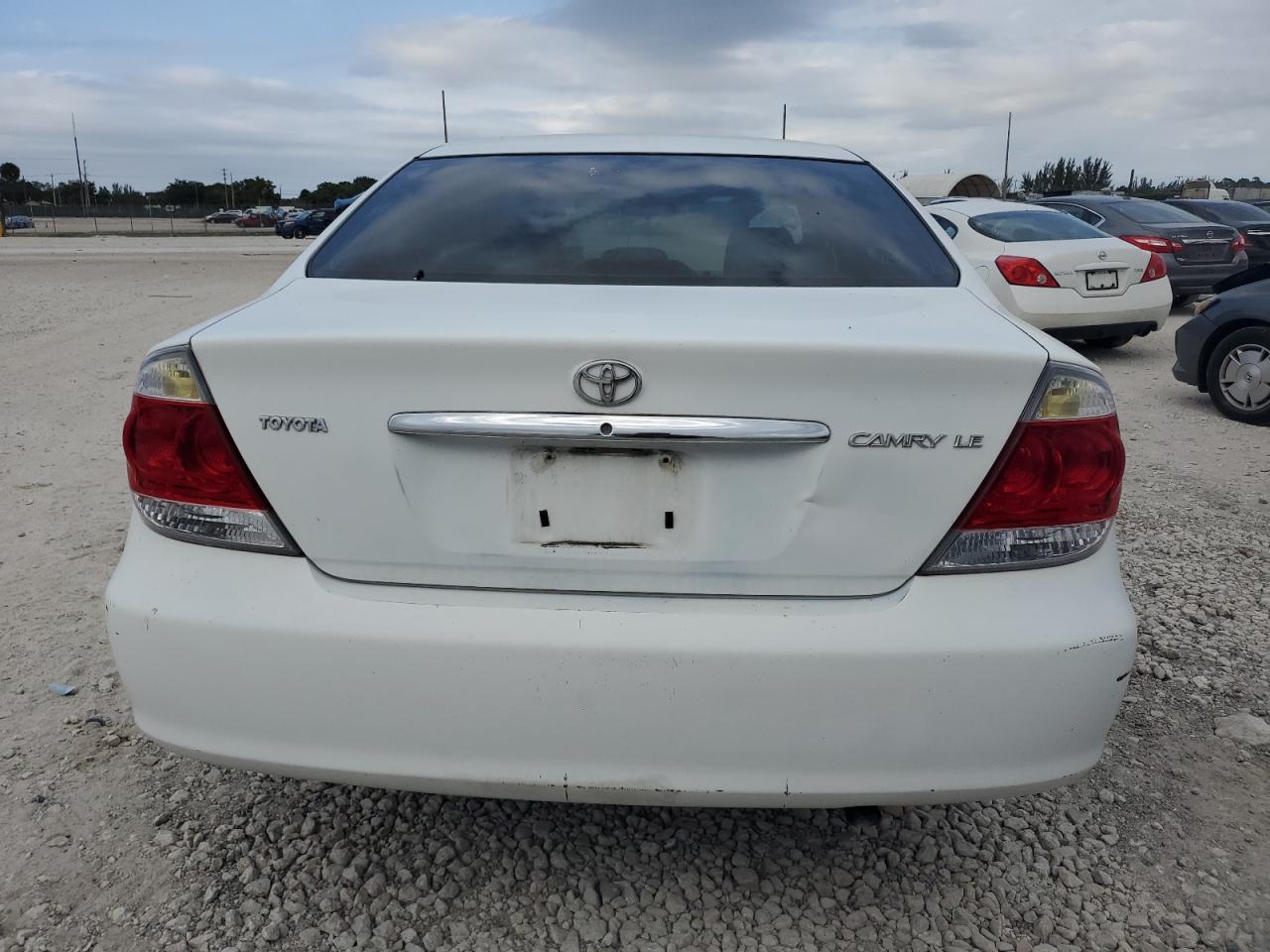 2005 Toyota Camry Le VIN: 4T1BE32K05U578122 Lot: 81120544