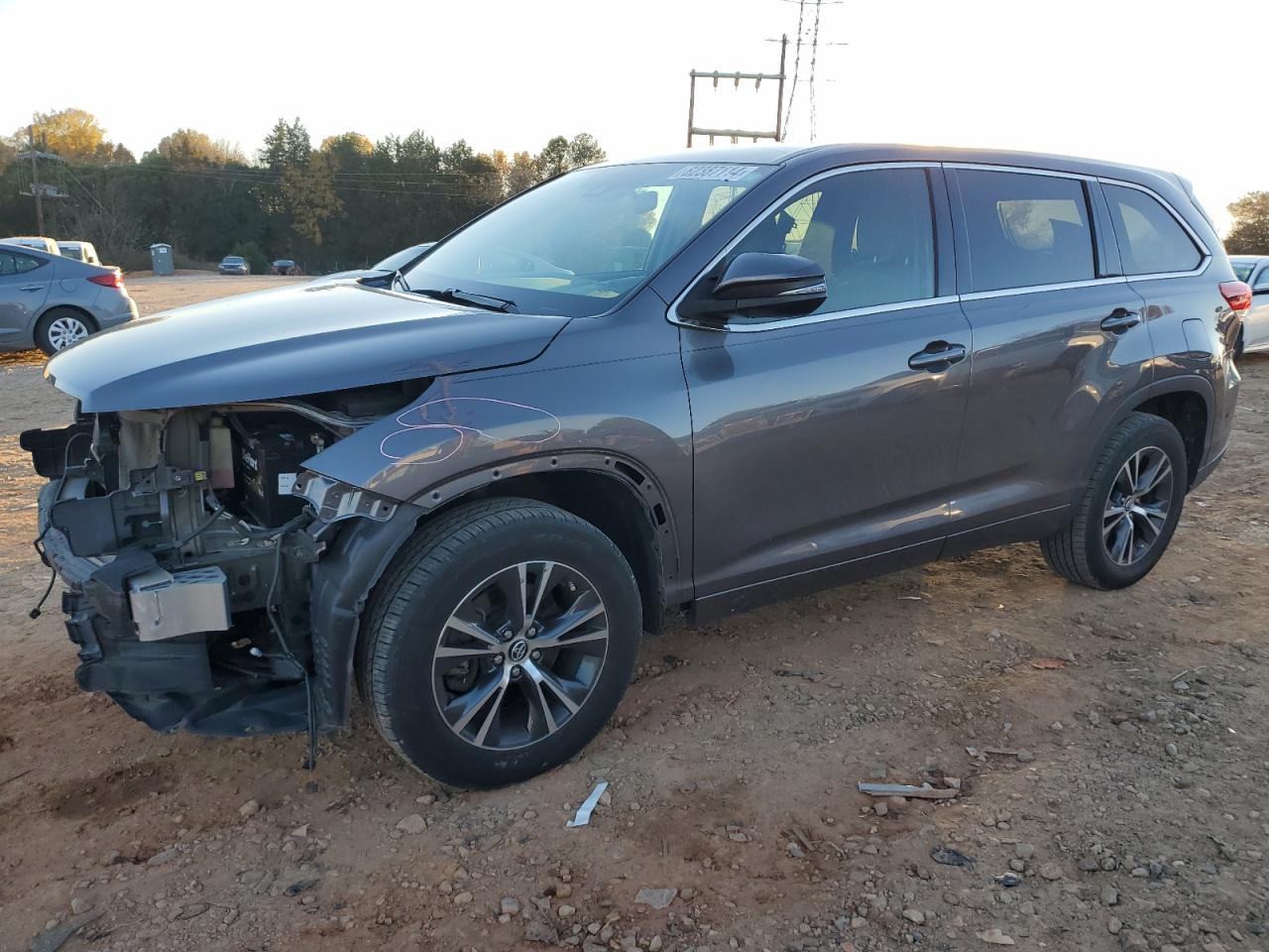 2018 Toyota Highlander - Image 1