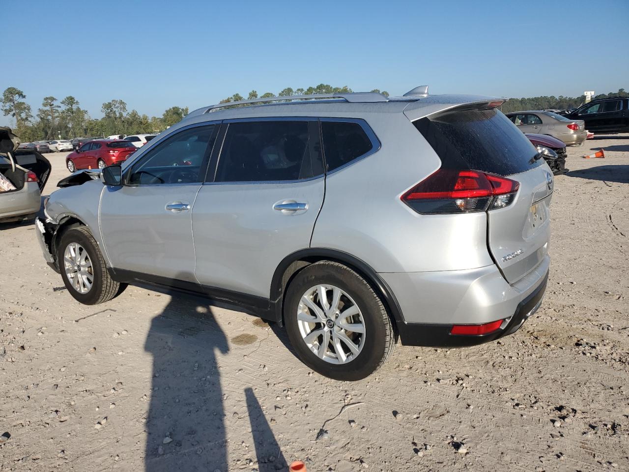 2020 Nissan Rogue - Image 2