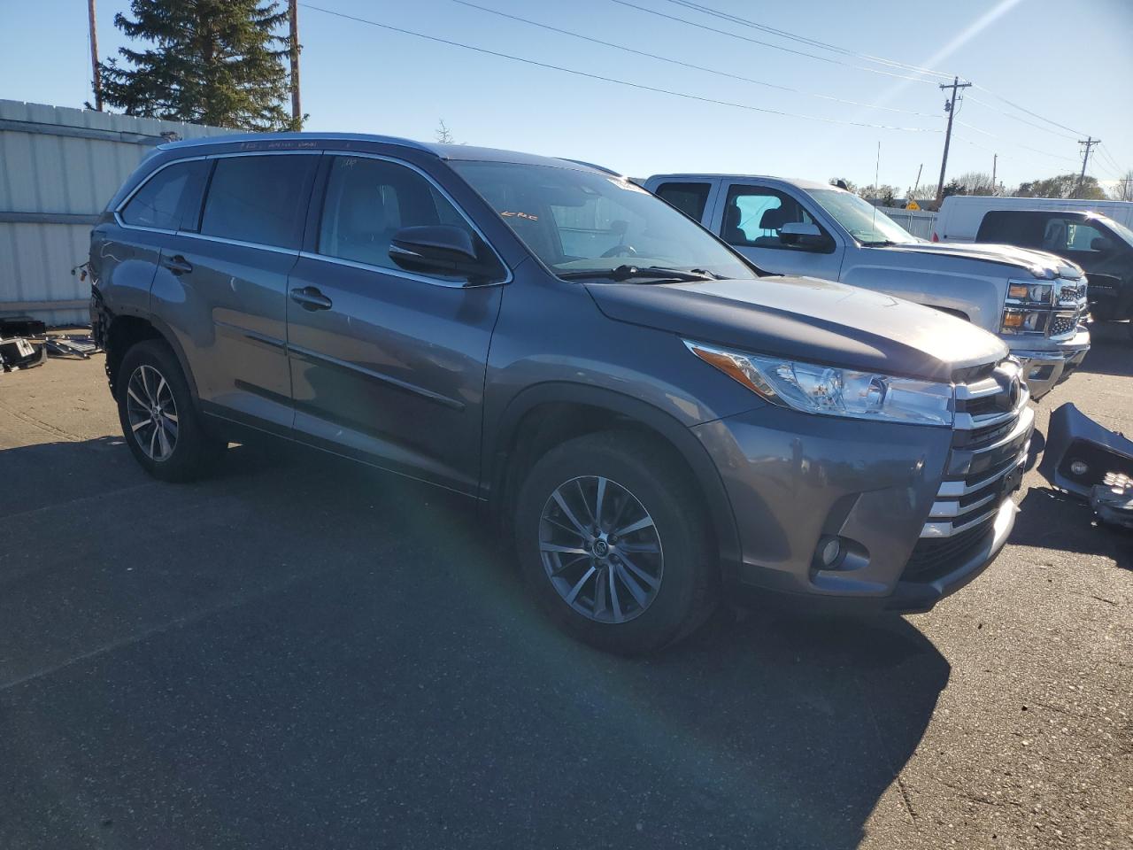 VIN 5TDJZRFH0HS520848 2017 TOYOTA HIGHLANDER no.4