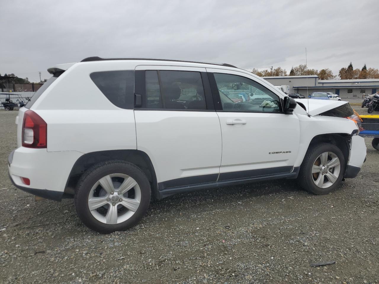 VIN 1C4NJCBA6GD688891 2016 JEEP COMPASS no.3