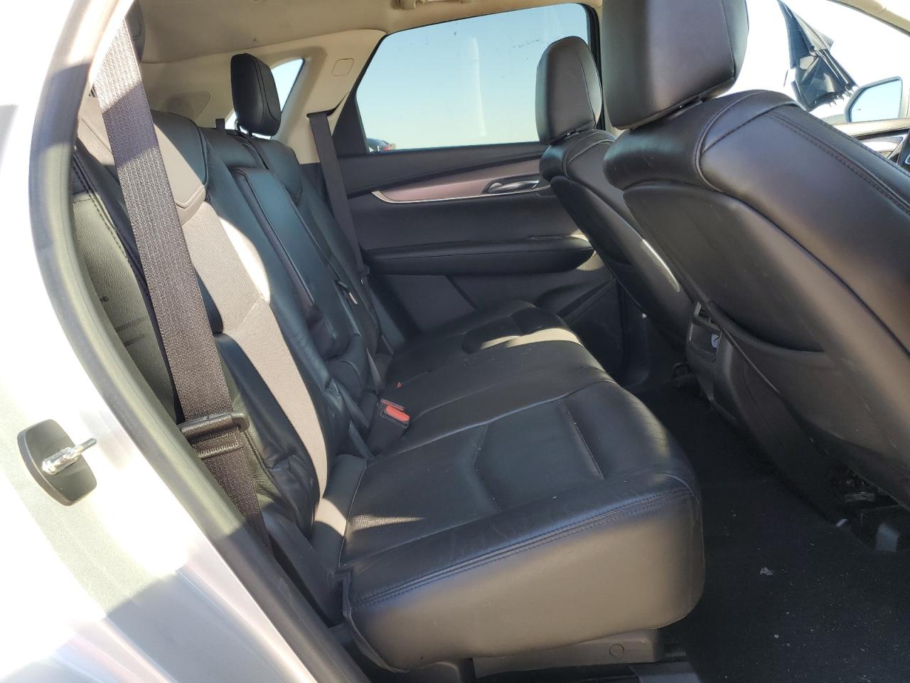 2017 Cadillac XT5 - Image 11
