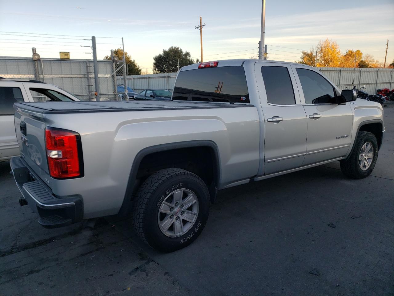 2016 GMC Sierra - Image 3