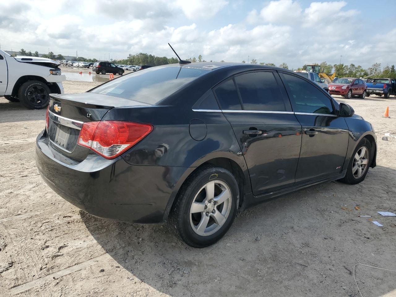 VIN 1G1PC5SB4E7311410 2014 CHEVROLET CRUZE no.3