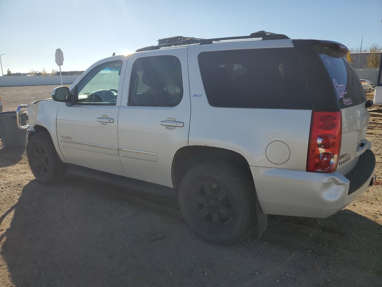 2012 GMC Yukon - Image 2