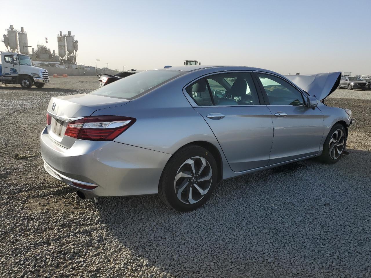 VIN 1HGCR2F7XGA144308 2016 HONDA ACCORD no.3