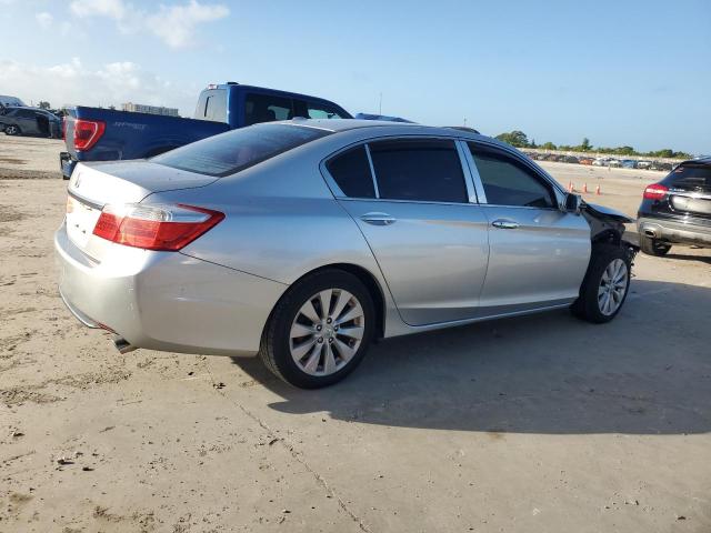 Sedans HONDA ACCORD 2013 Srebrny