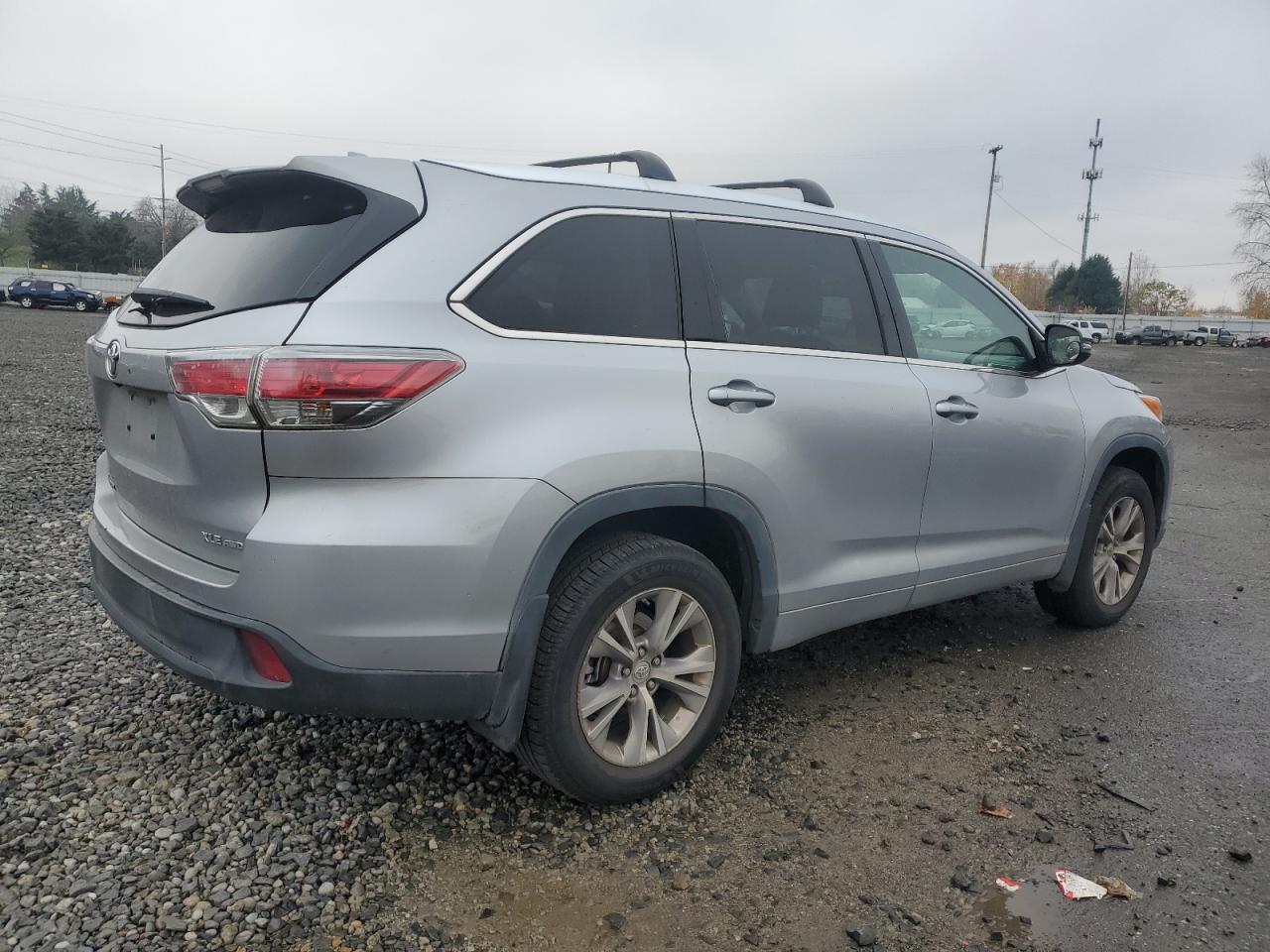 2015 Toyota Highlander - Image 3