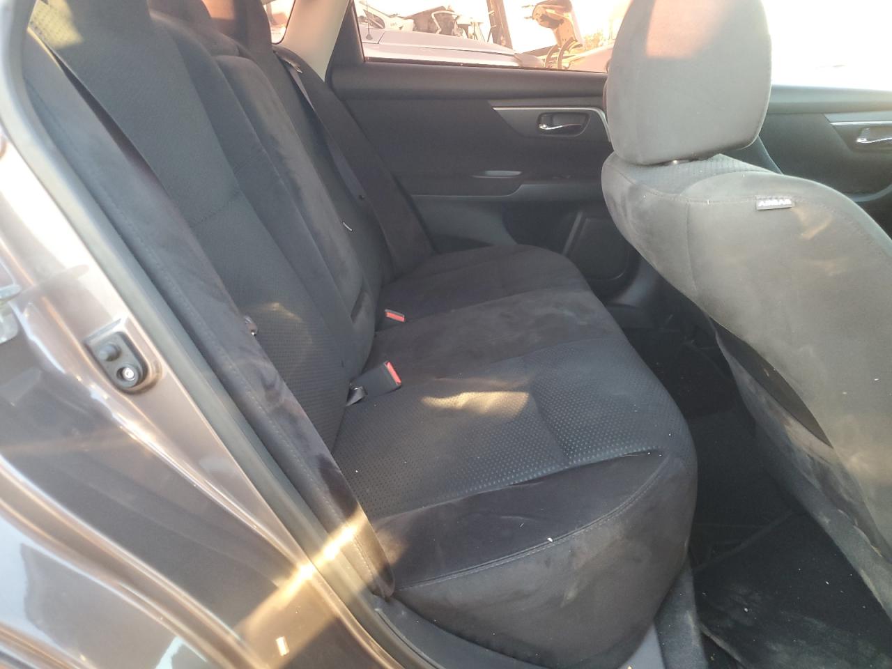 2015 Nissan Altima - Image 10
