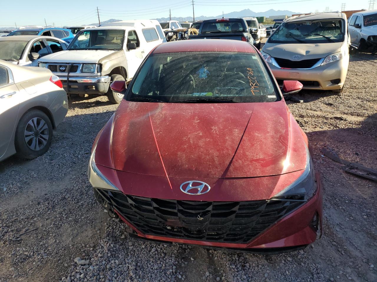 2023 Hyundai Elantra - Image 5