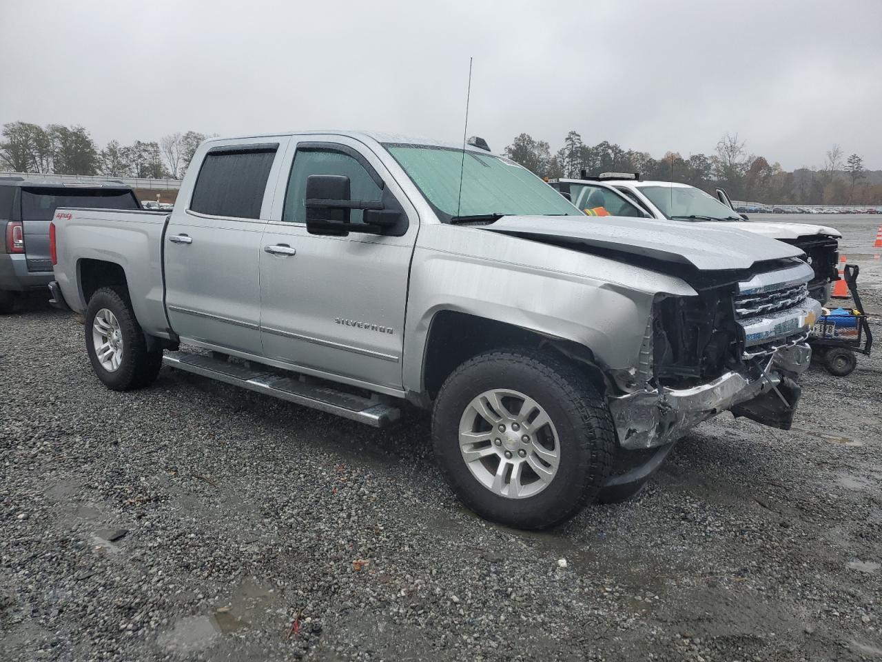2017 Chevrolet Silverado - Image 4