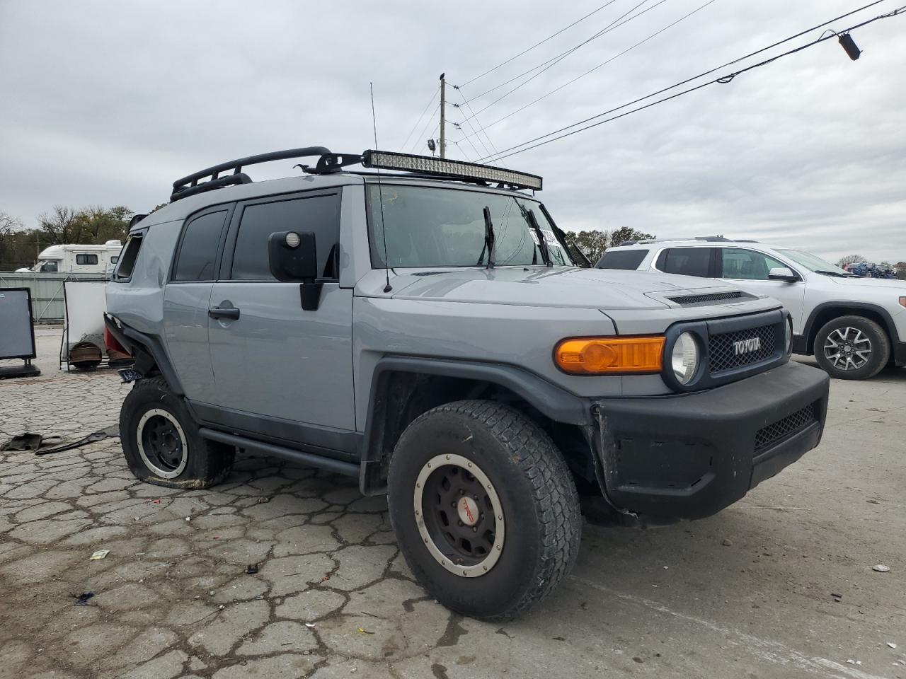 VIN JTEBU4BF7DK157505 2013 TOYOTA FJ CRUISER no.4