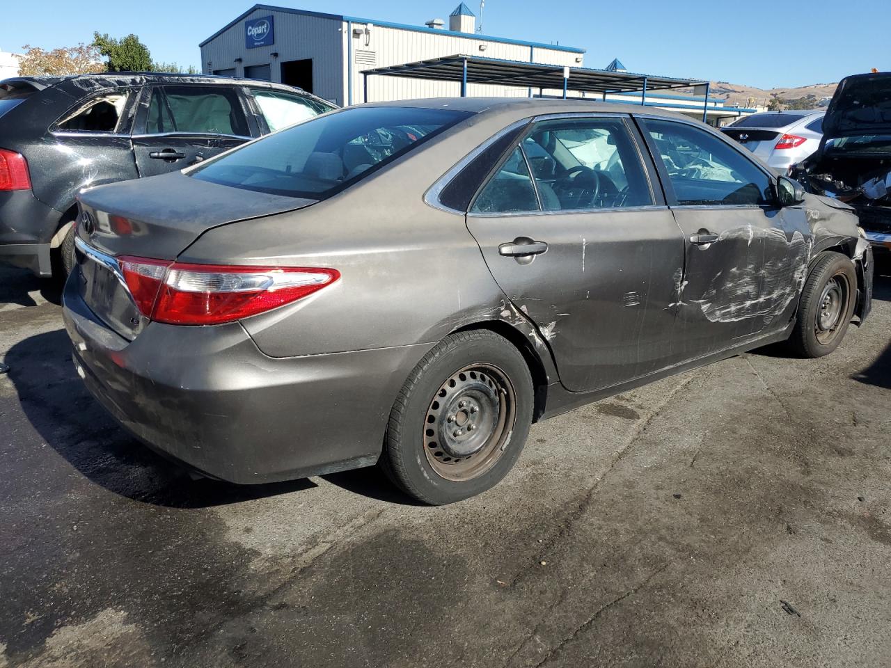 VIN 4T1BF1FK6GU570637 2016 TOYOTA CAMRY no.3