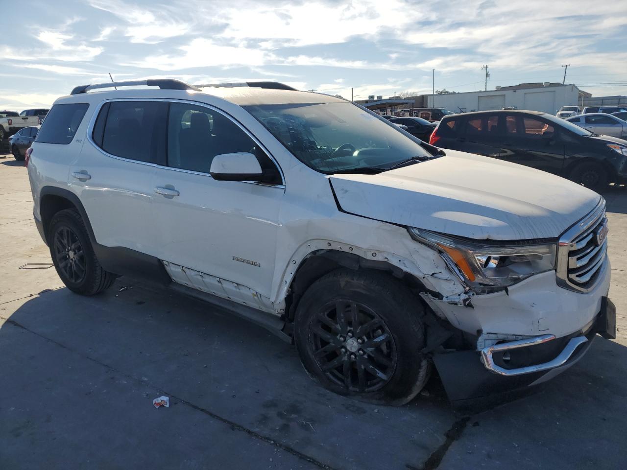 2018 GMC Acadia - Image 4