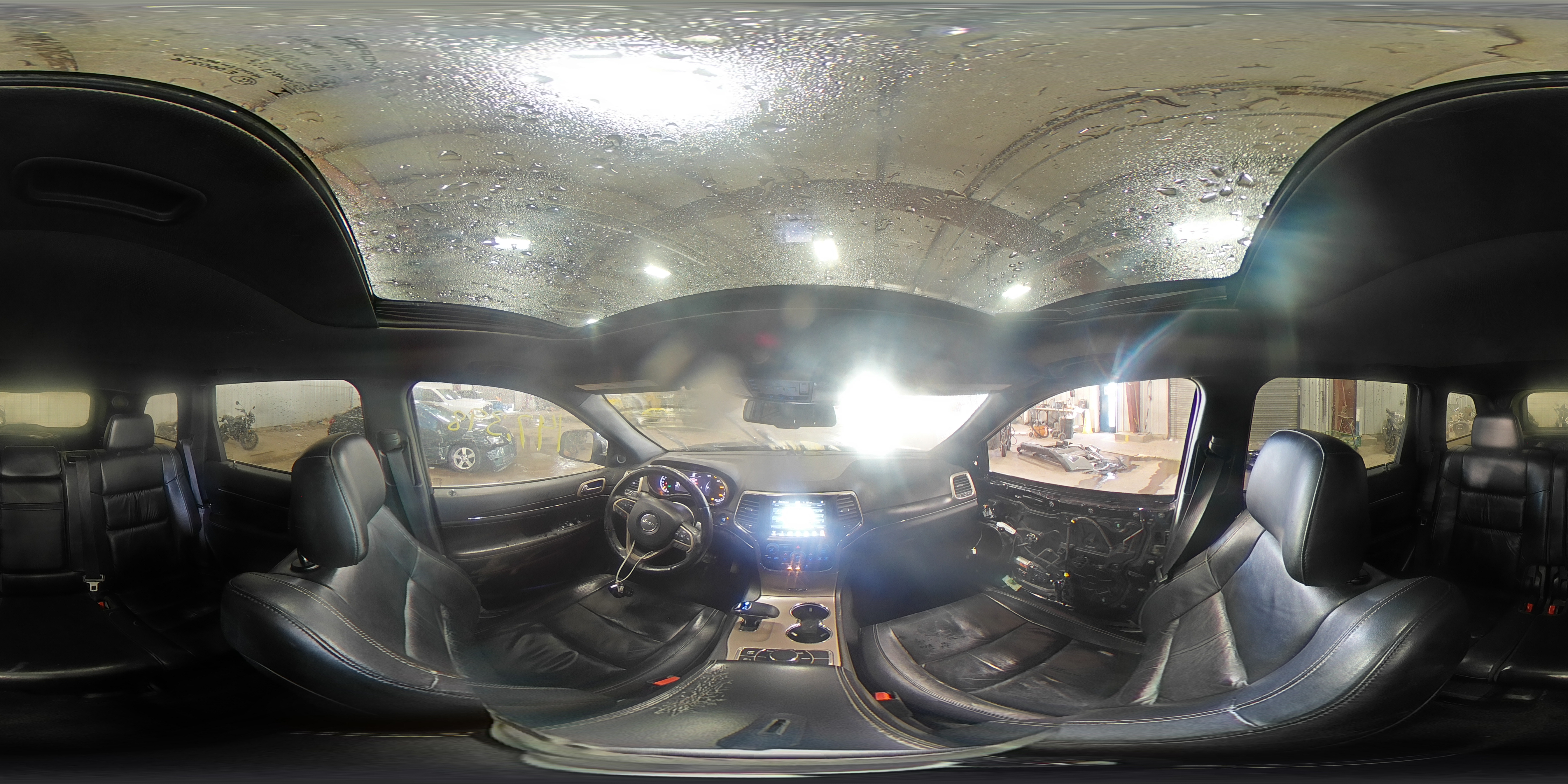 2014 Jeep Grand Cherokee - Image 16