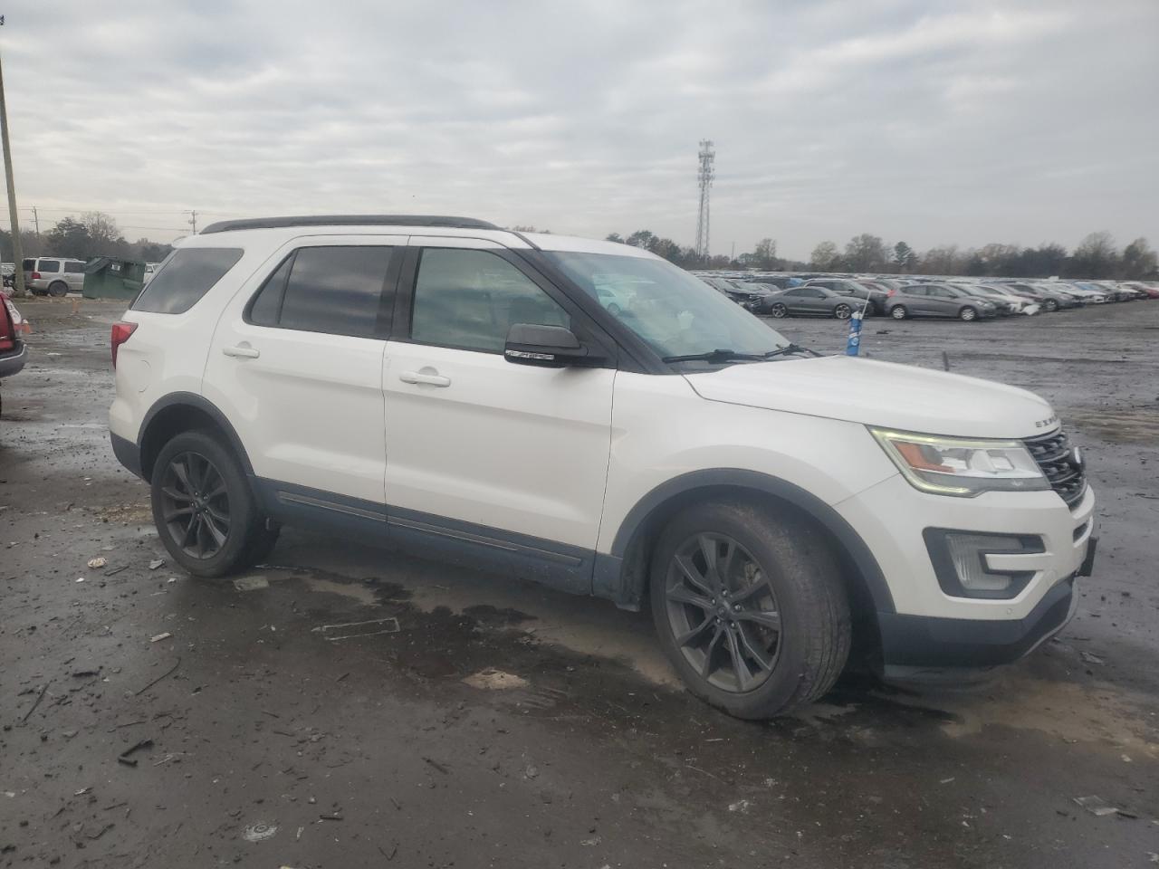 2017 Ford Explorer - Image 4