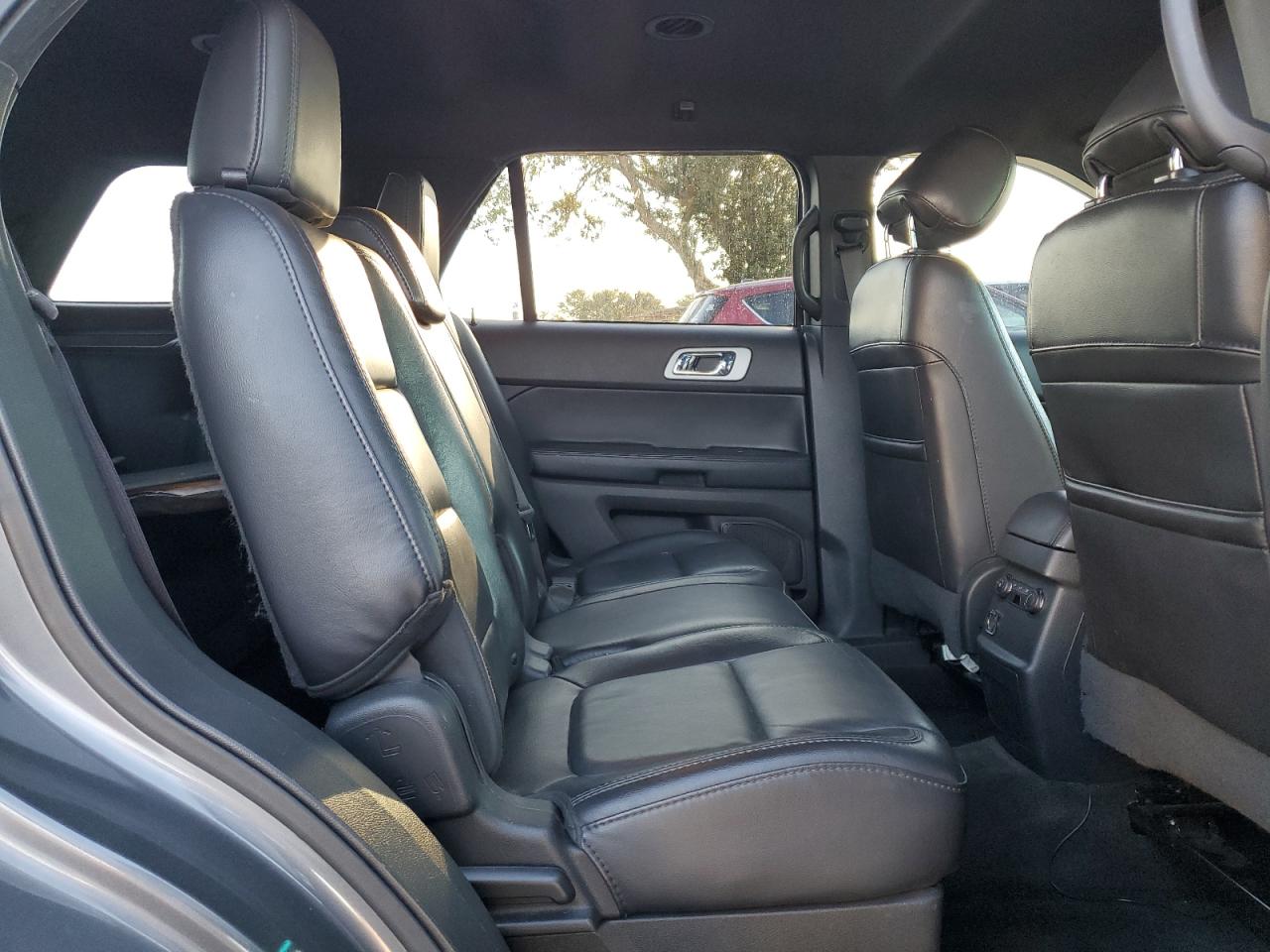 2014 Ford Explorer - Image 11