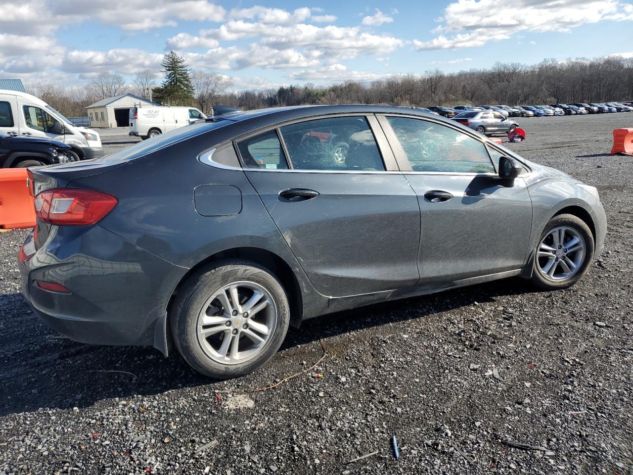 2017 Chevrolet Malibu - Image 3