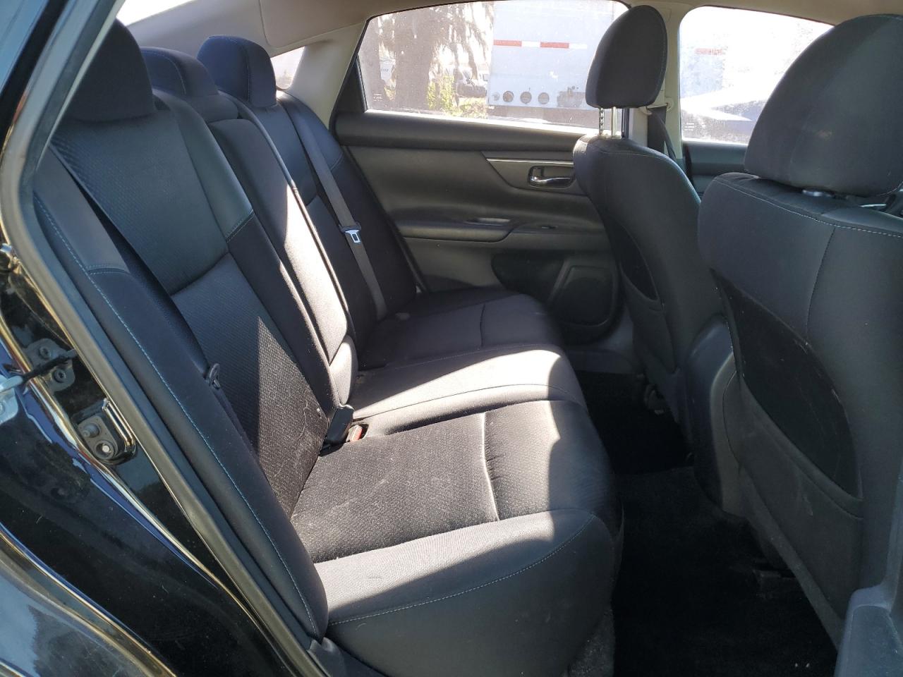 2017 Nissan Altima - Image 10