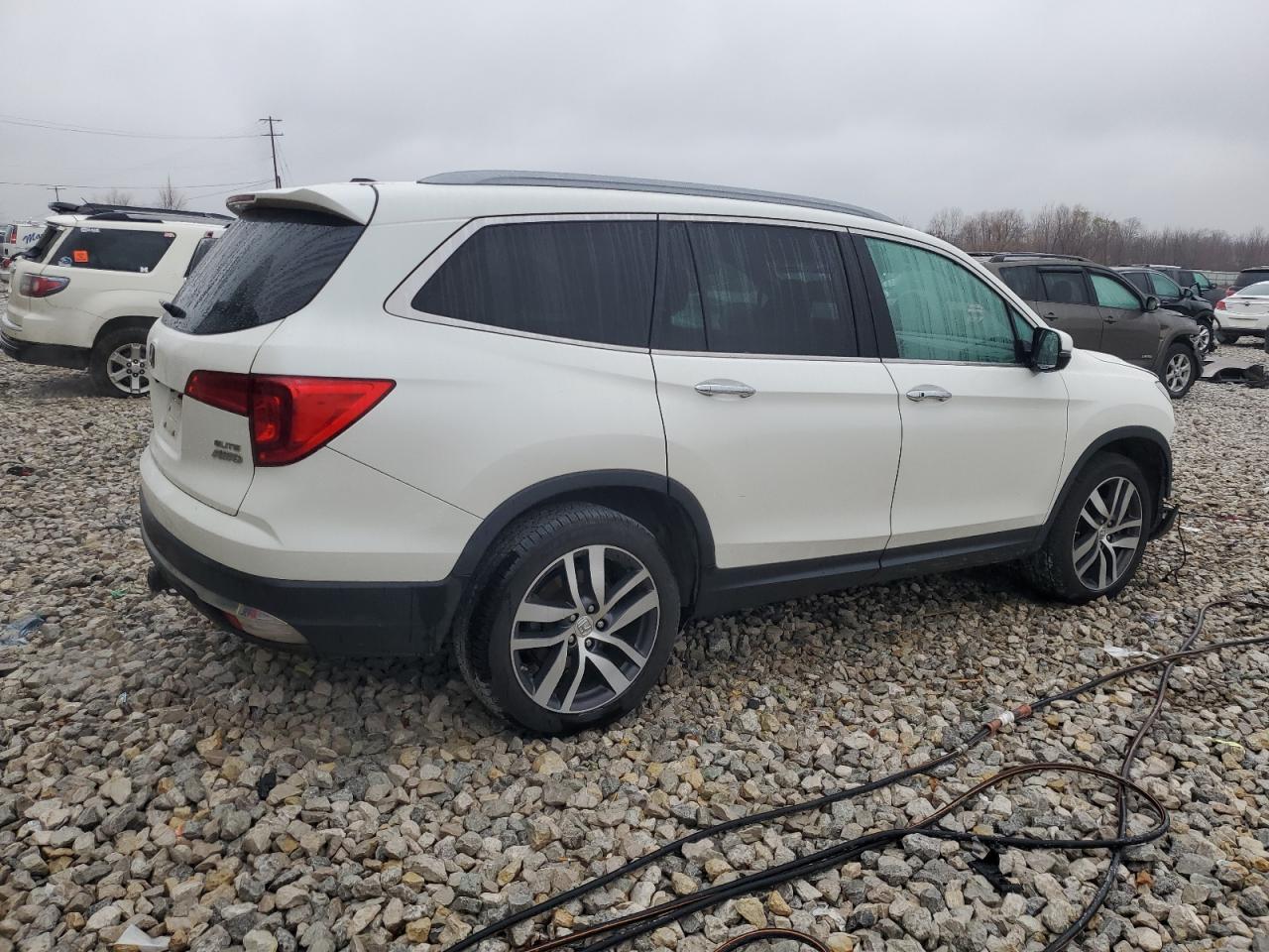2017 Honda Pilot - Image 3