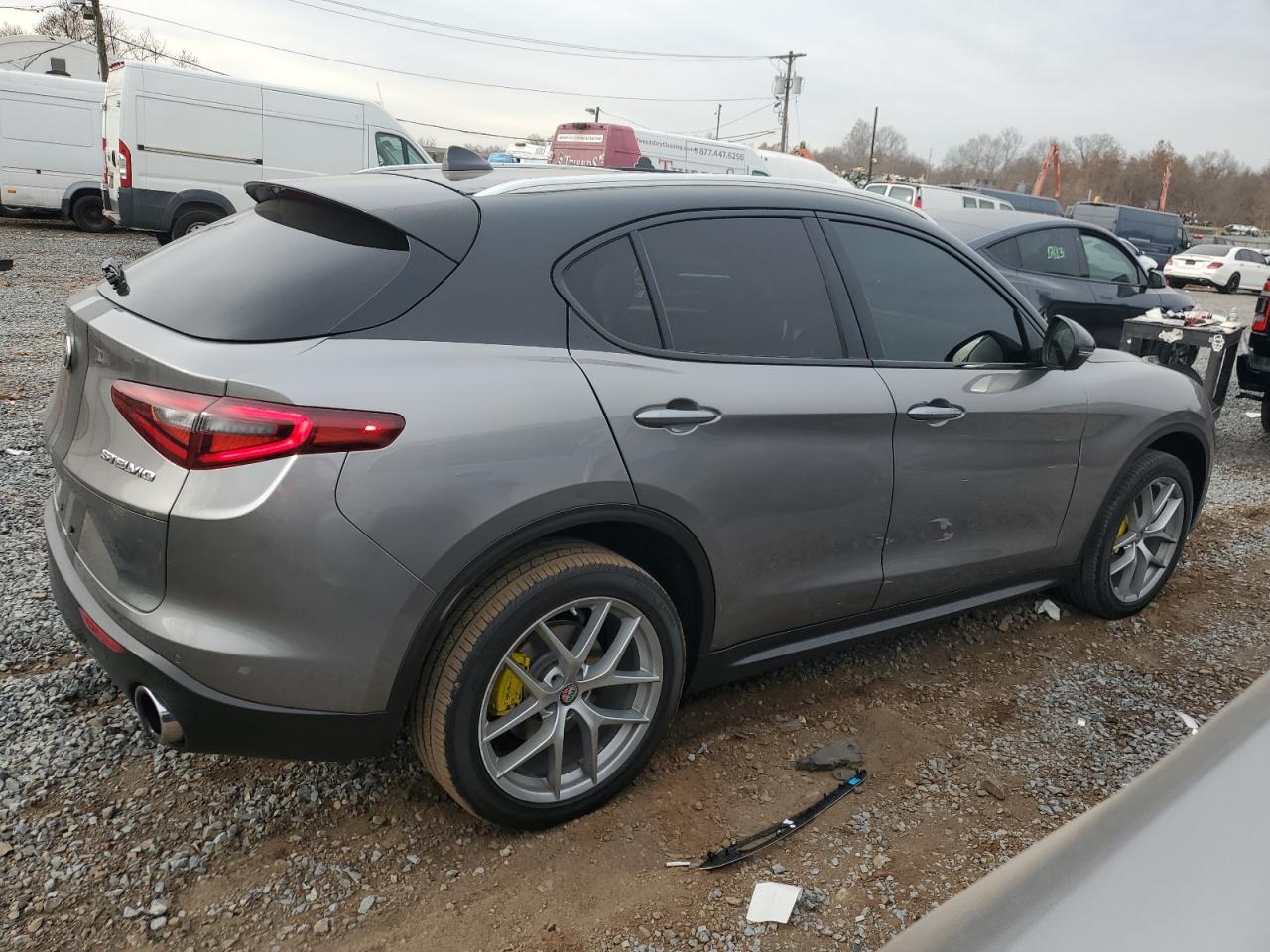 2019 Alfa Romeo Stelvio - Image 3
