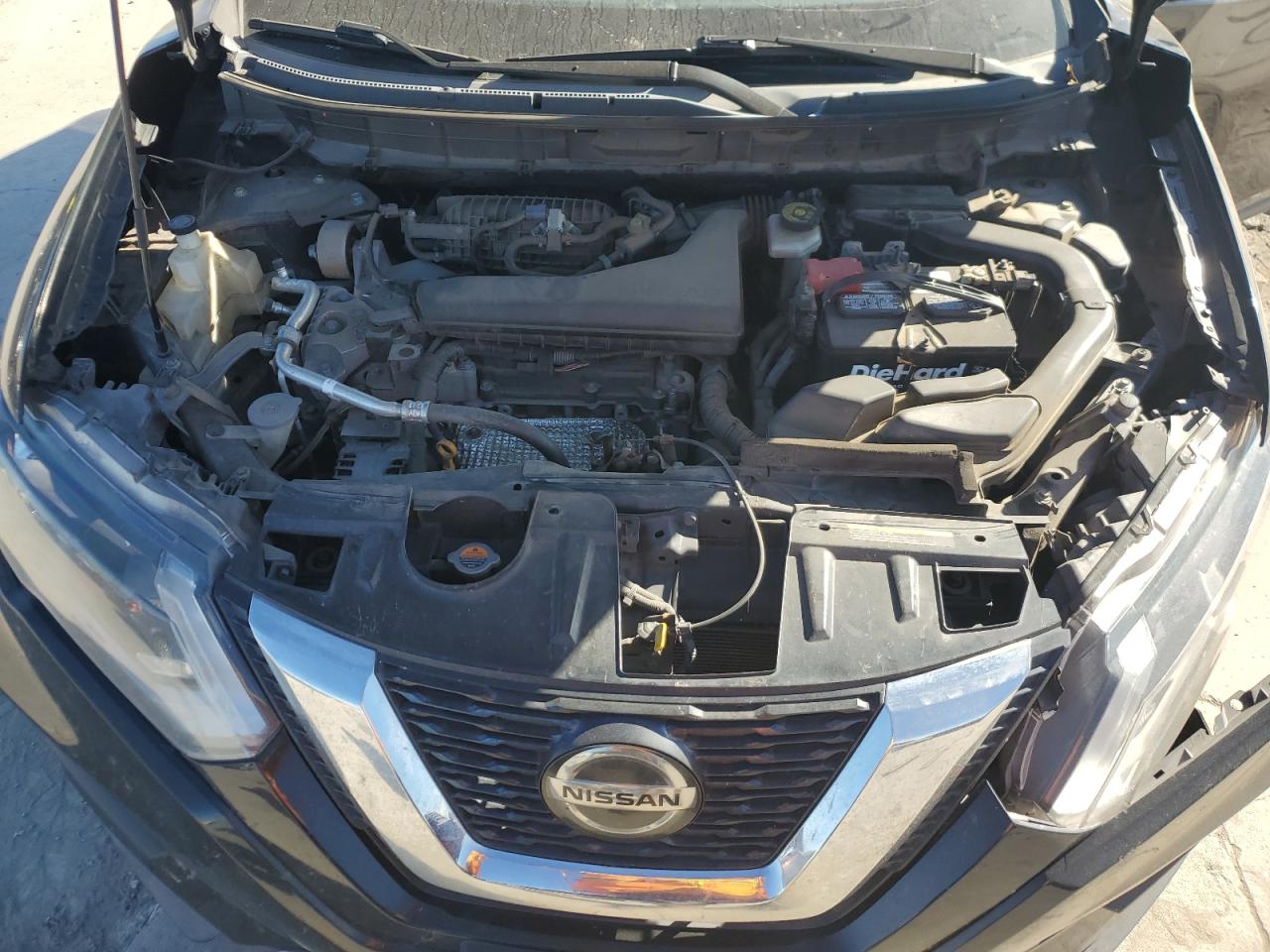 2018 Nissan Rogue - Image 12