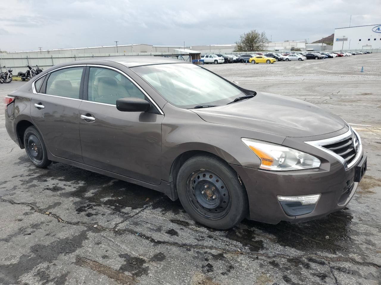 2015 Nissan Altima - Image 4