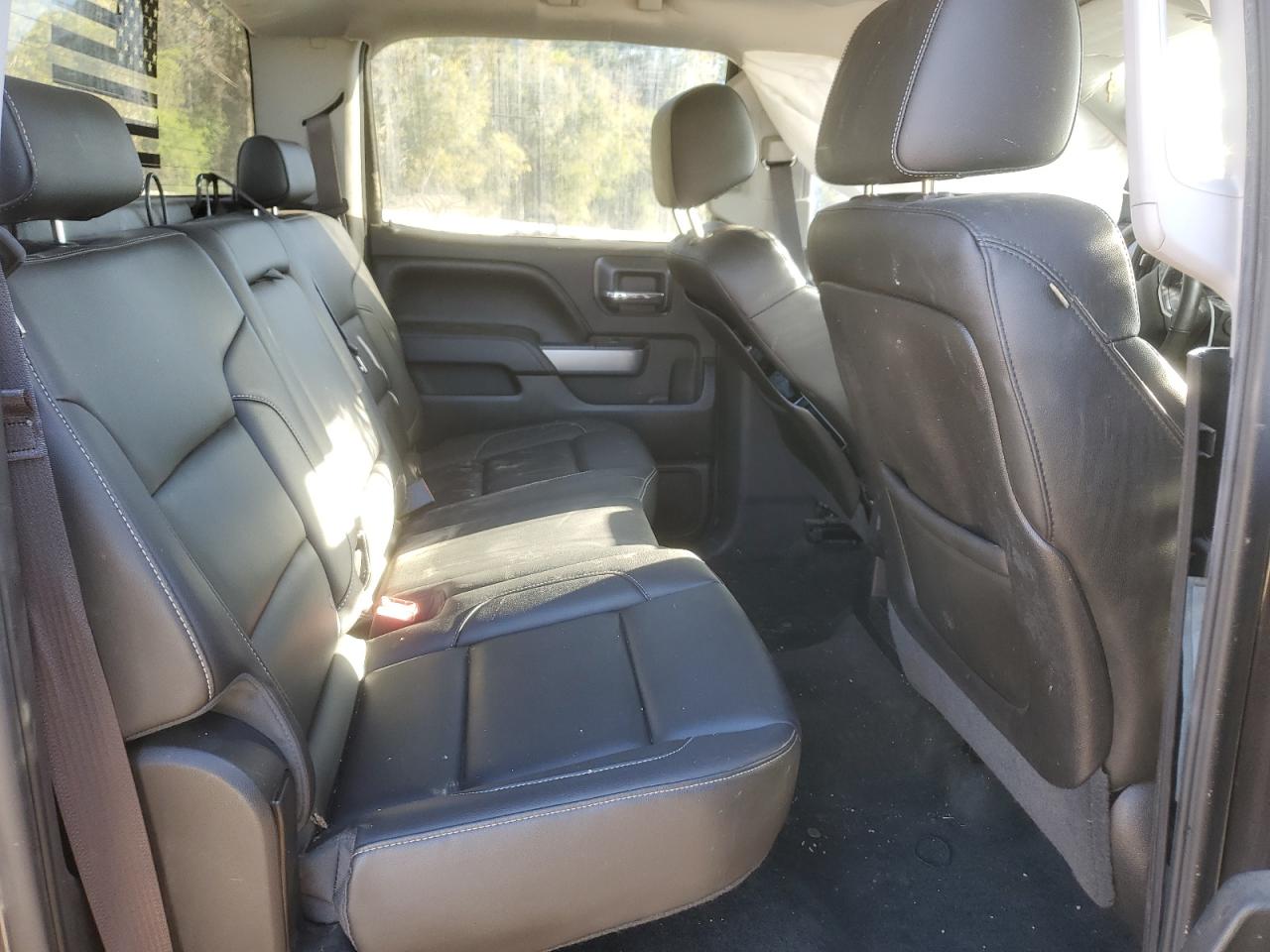 2015 Chevrolet Silverado - Image 10