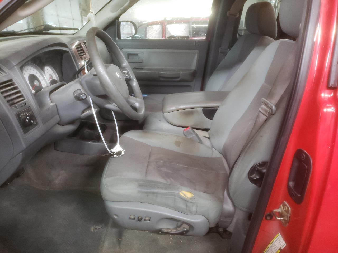 2005 Dodge Dakota - Image 7