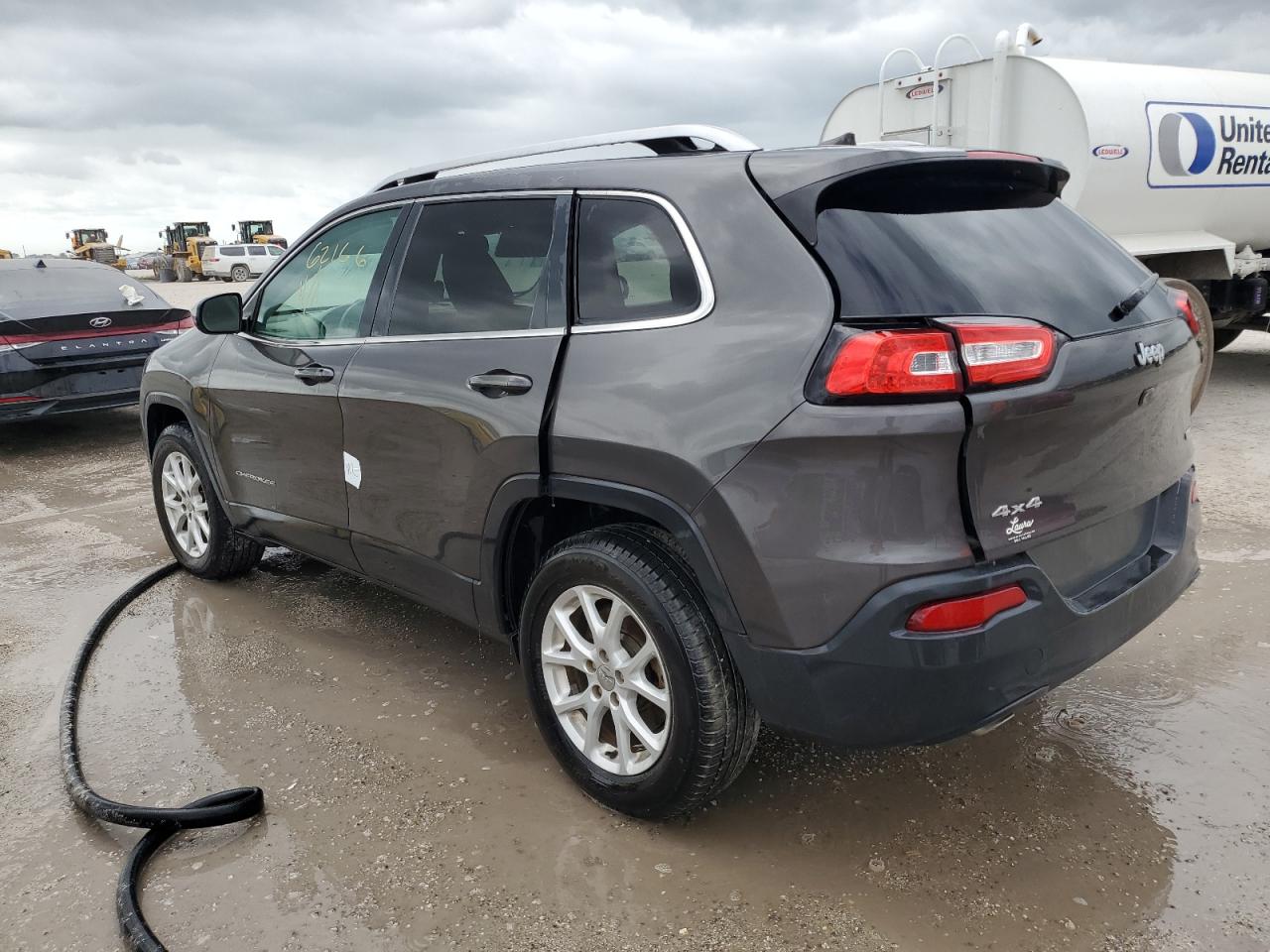 2017 Jeep Grand Cherokee - Image 2