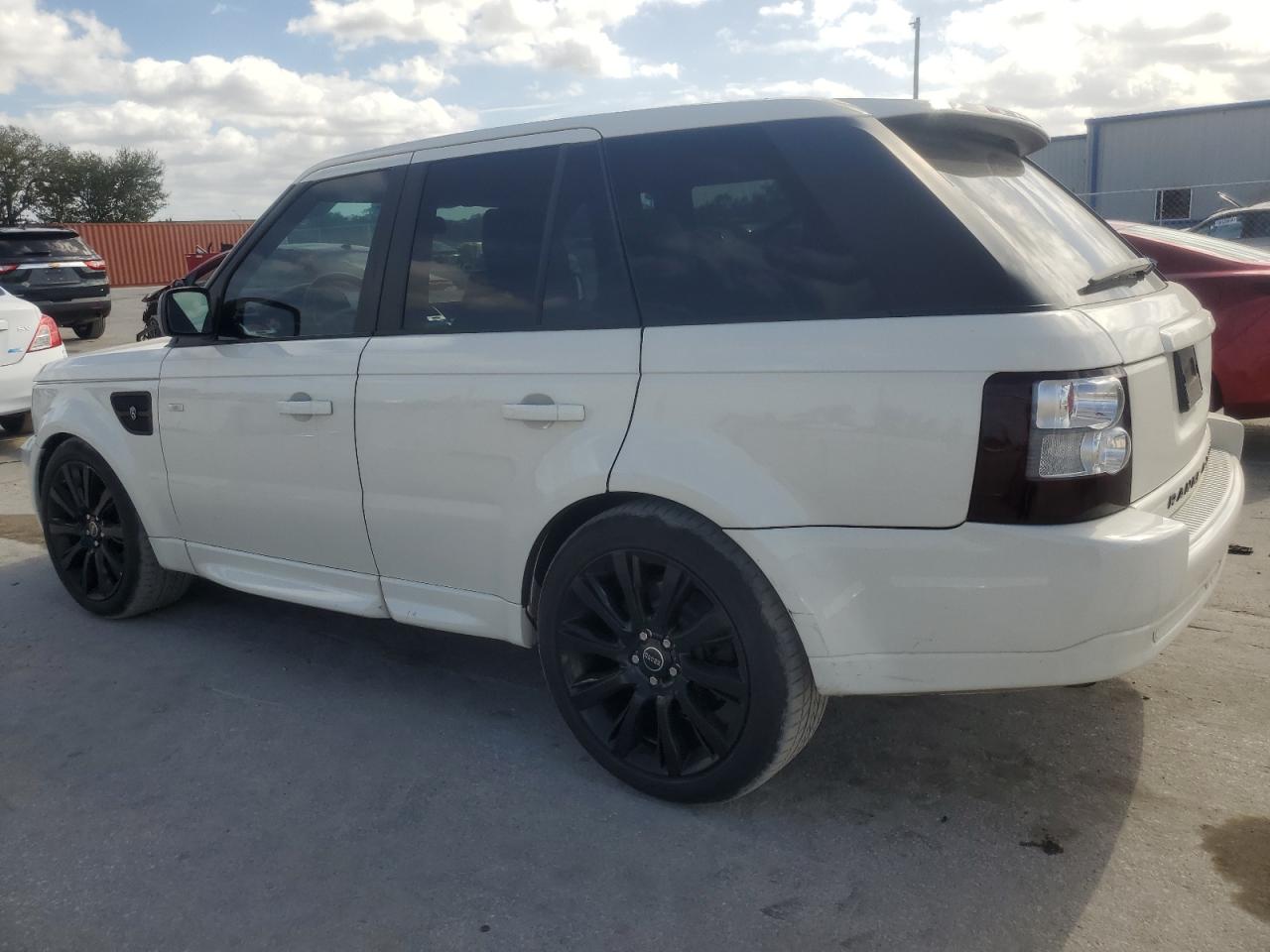 2009 Land Rover Range Rover - Image 2