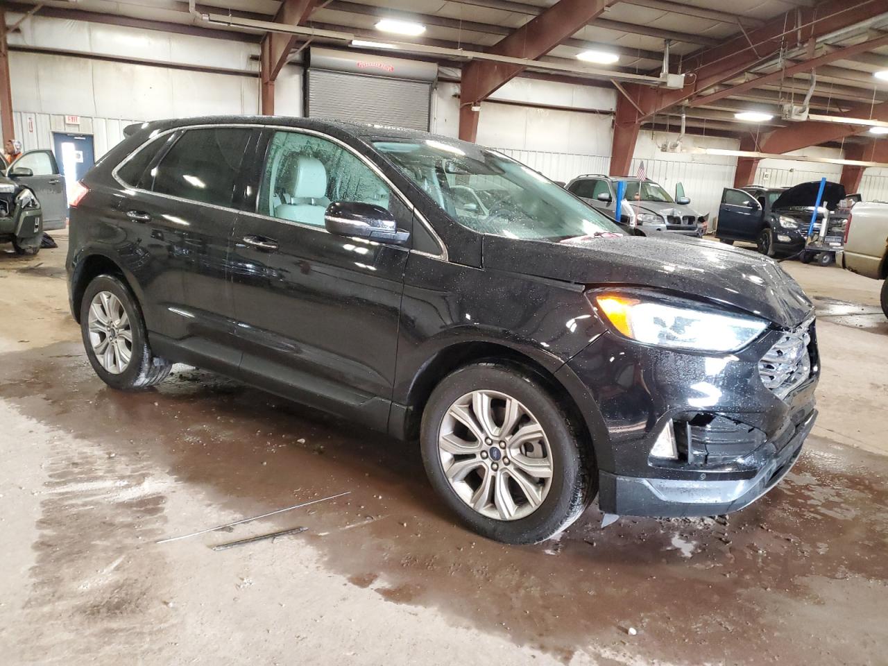 2022 Ford Edge - Image 4