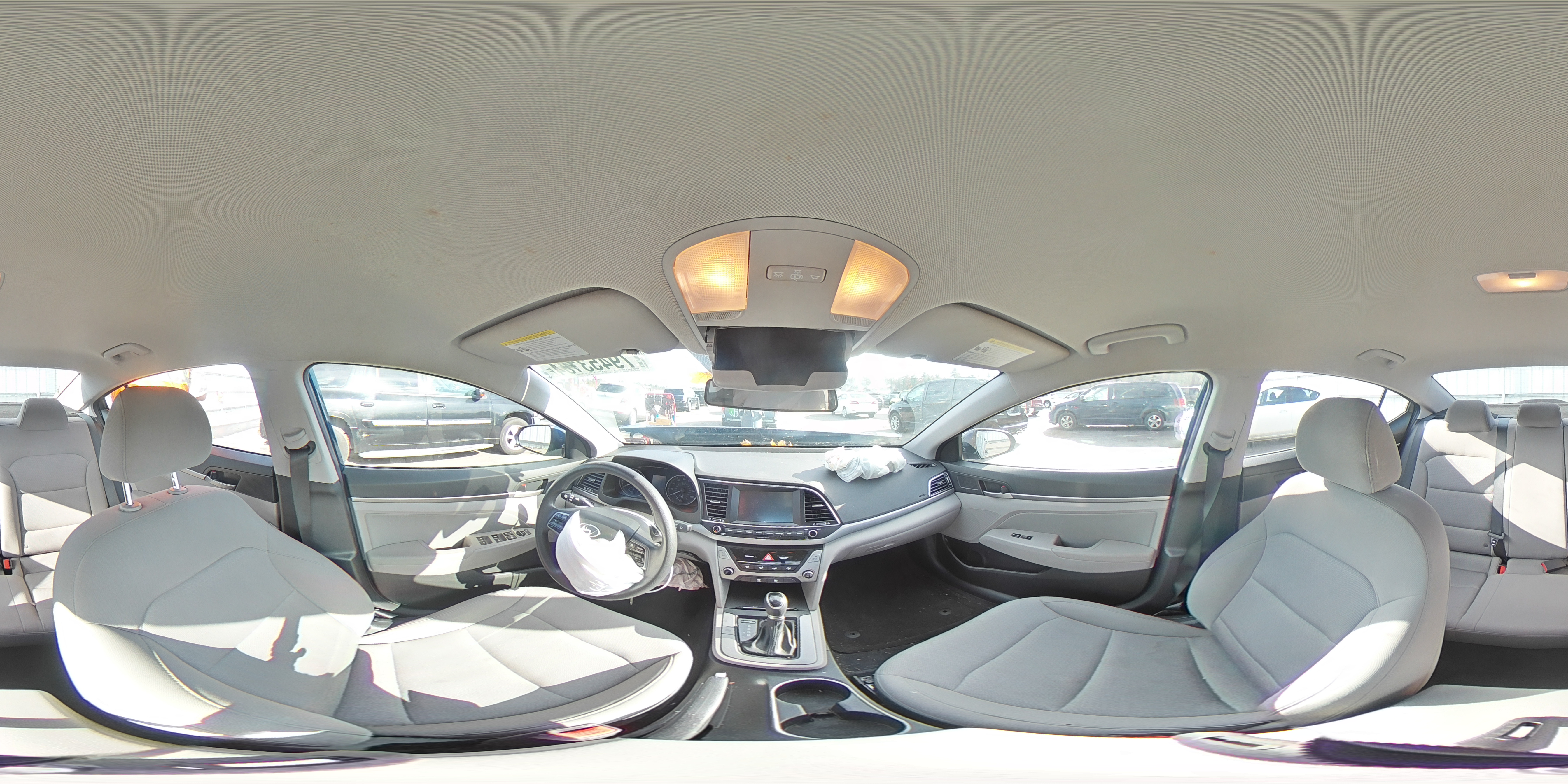 2018 Hyundai Elantra - Image 13