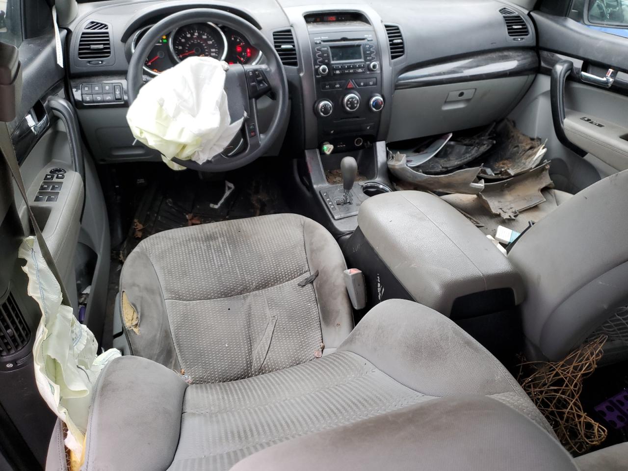 2011 Kia Sorento - Image 8