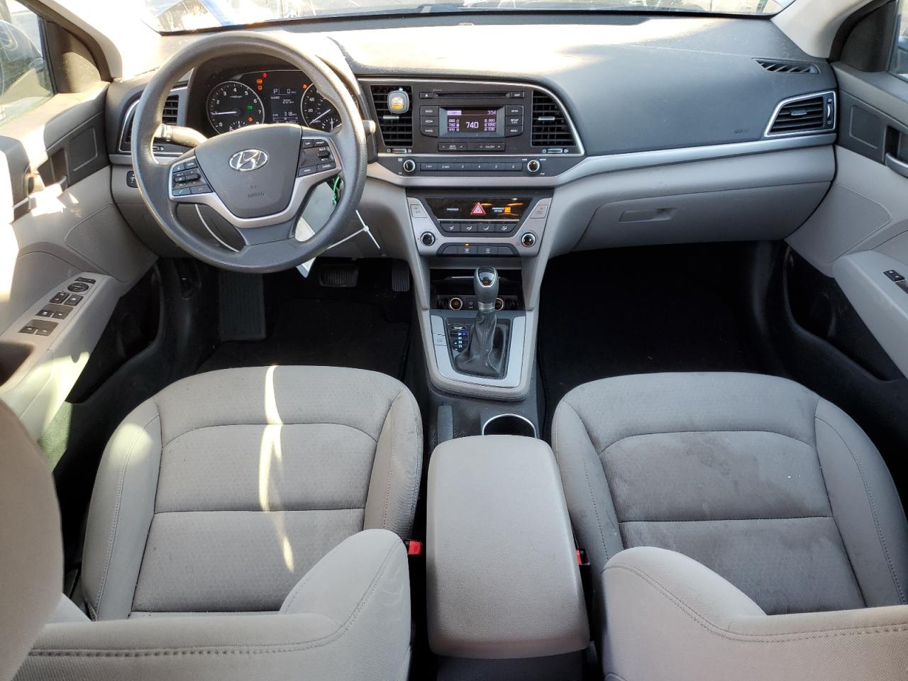 2018 Hyundai Elantra - Image 8