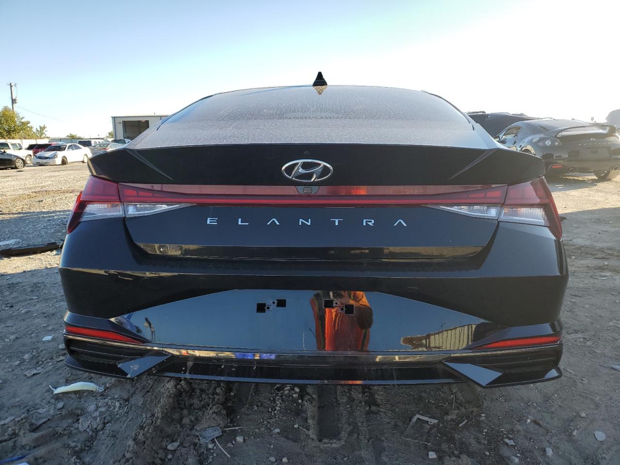2022 Hyundai Elantra - Image 6