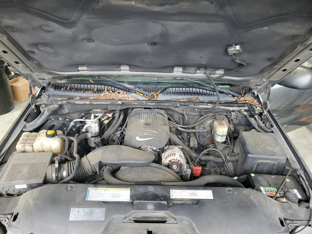 2001 Chevrolet Suburban - Image 12